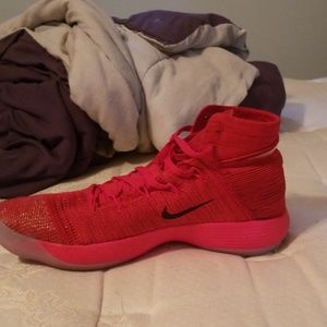 Red hyper dunks